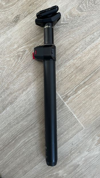 Used RockShox Reverb AXS B1 2025 bike — image 4 of 13
