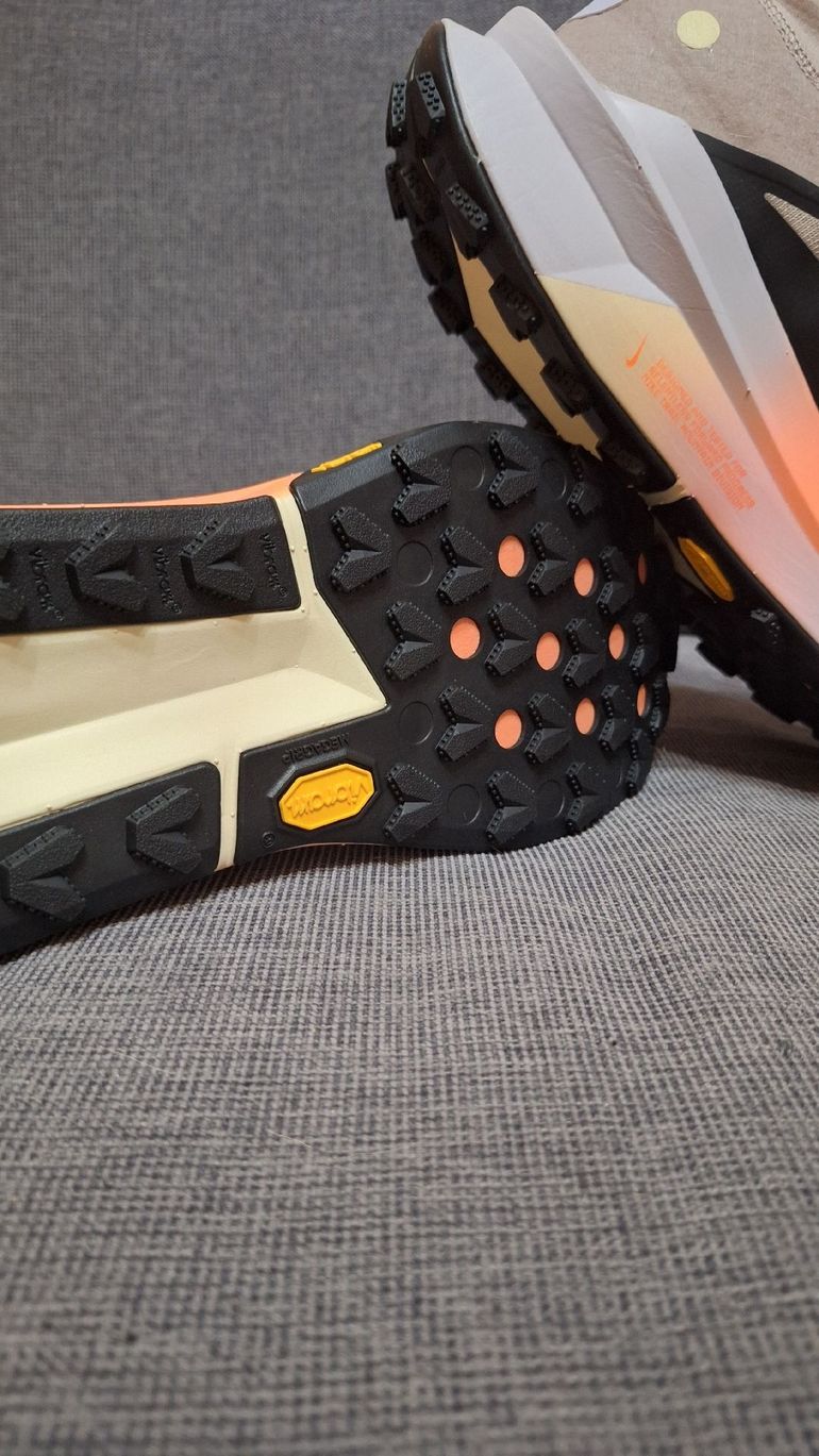 Used Nike ZoomX Zegama Trail 2 tg 44 2026 bike — image 5 of 9