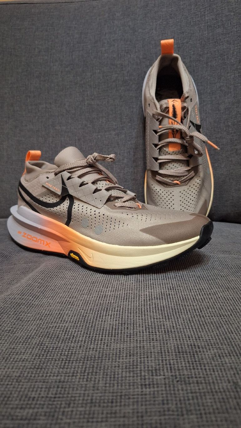Used Nike ZoomX Zegama Trail 2 tg 44 2026 bike — image 2 of 9