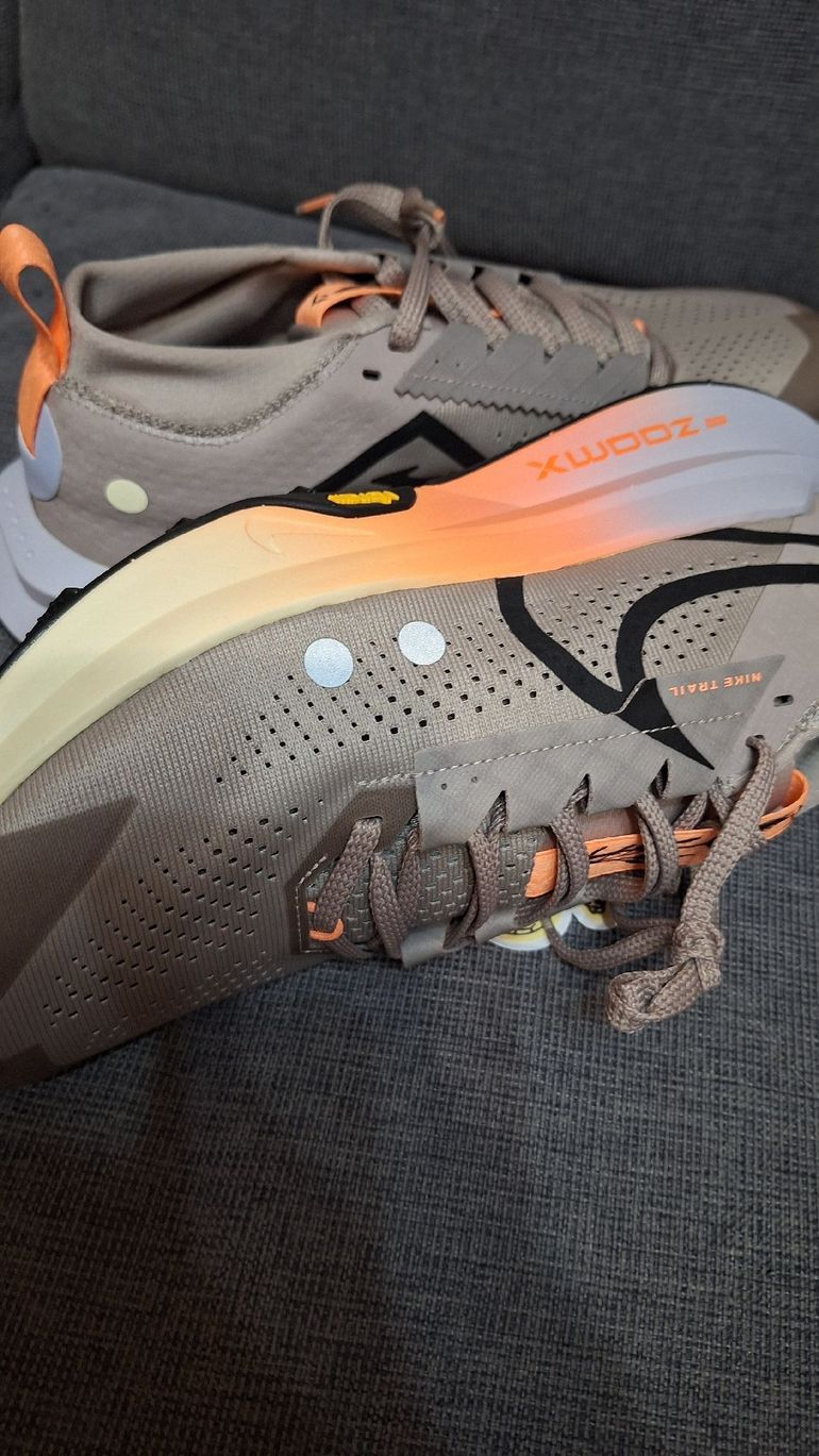 Used Nike ZoomX Zegama Trail 2 tg 44 2026 bike — image 7 of 9