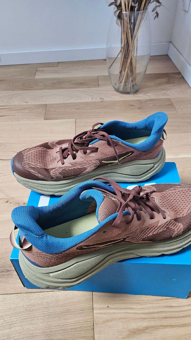 Used Hoka Challenger 8 2025 bike — image 6 of 7