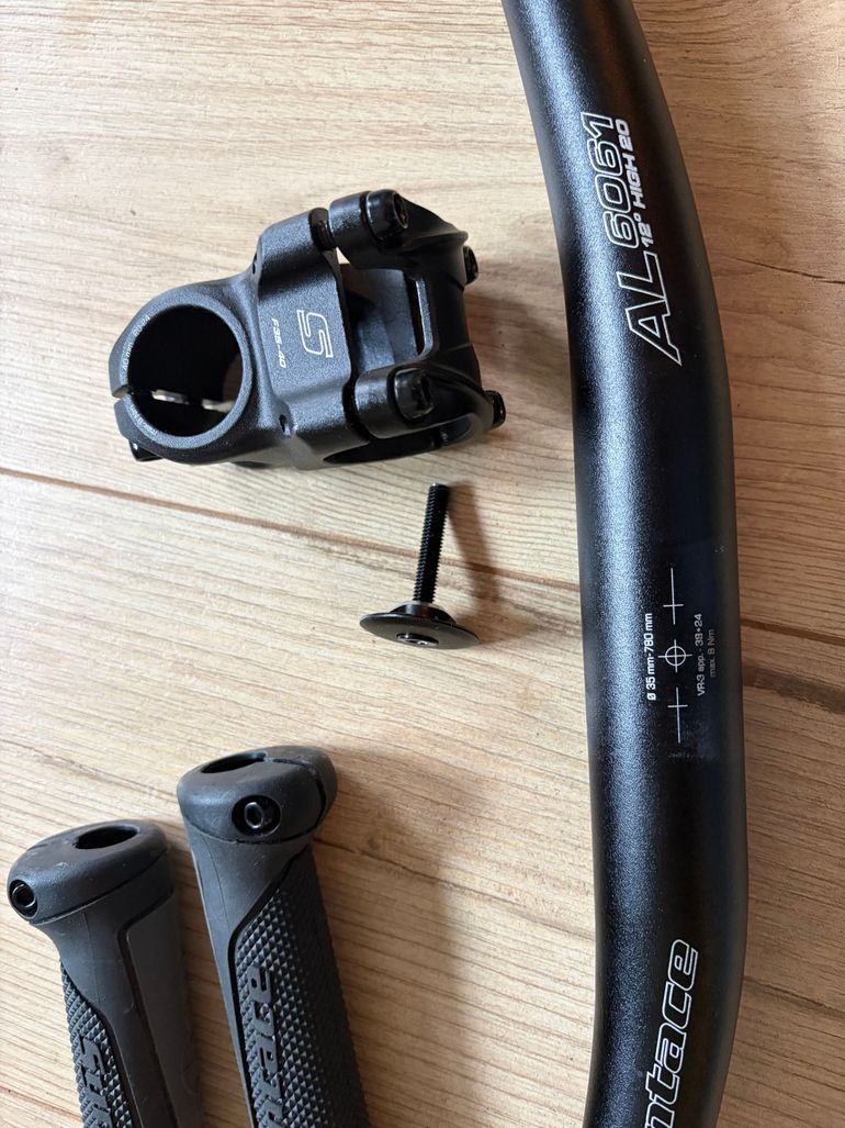 Used Syntace Handlebar and Stem bike — image 1 of 3