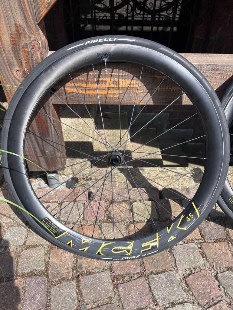 Used Nonplus MCFK Laufradsatz by R2 ultralite 2025 bike — image 14 of 17