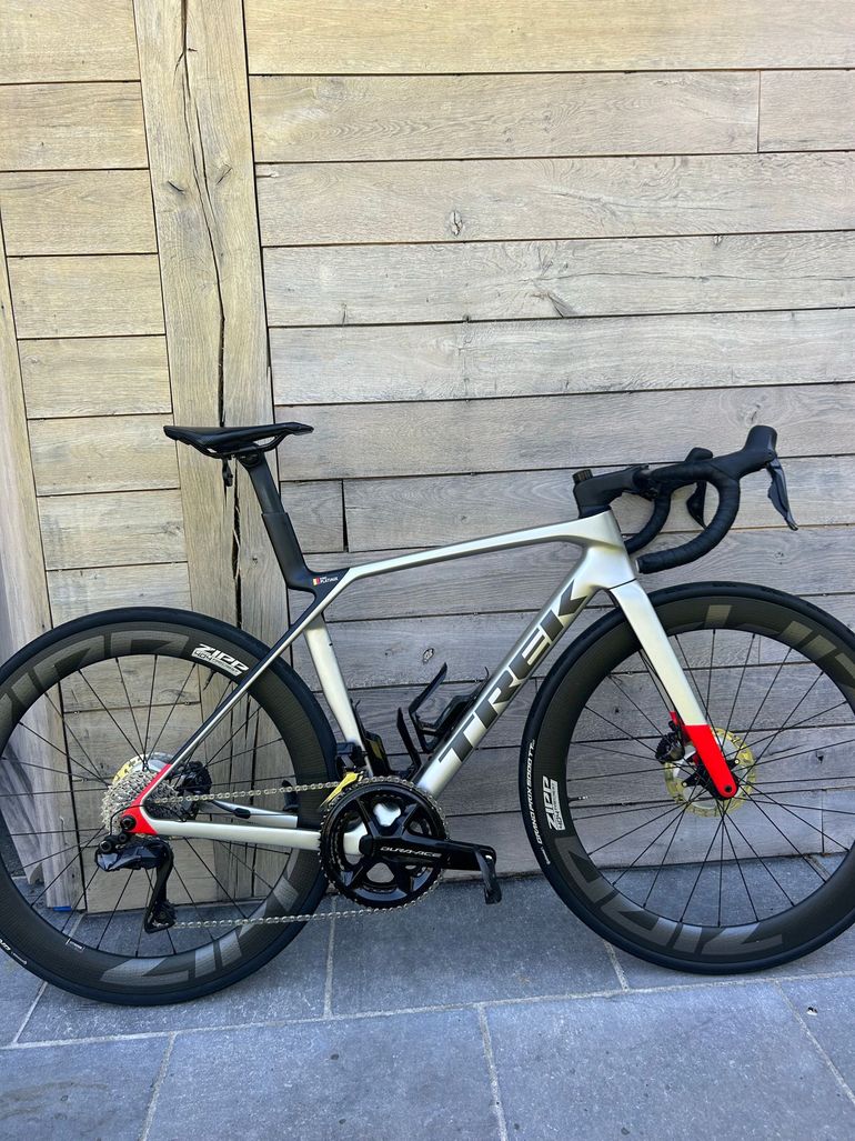 Used Zipp 404 Firecrest Tubeless Disc-brake 2024 bike — image 2 of 4