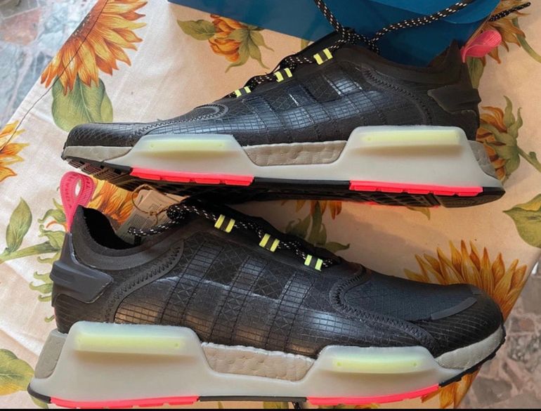 Used Adidas NMD_V3 Shoes (44,5) 2025 bike — image 4 of 9