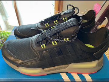 Adidas NMD_V3 Shoes (44, 5) 2025 Running Shoes usato