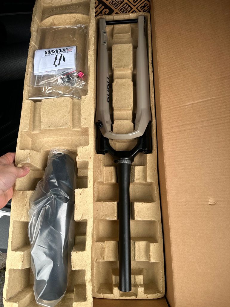 Used RockShox RUDY Ultimate XPLR 700c Fork 2025 bike — image 2 of 3