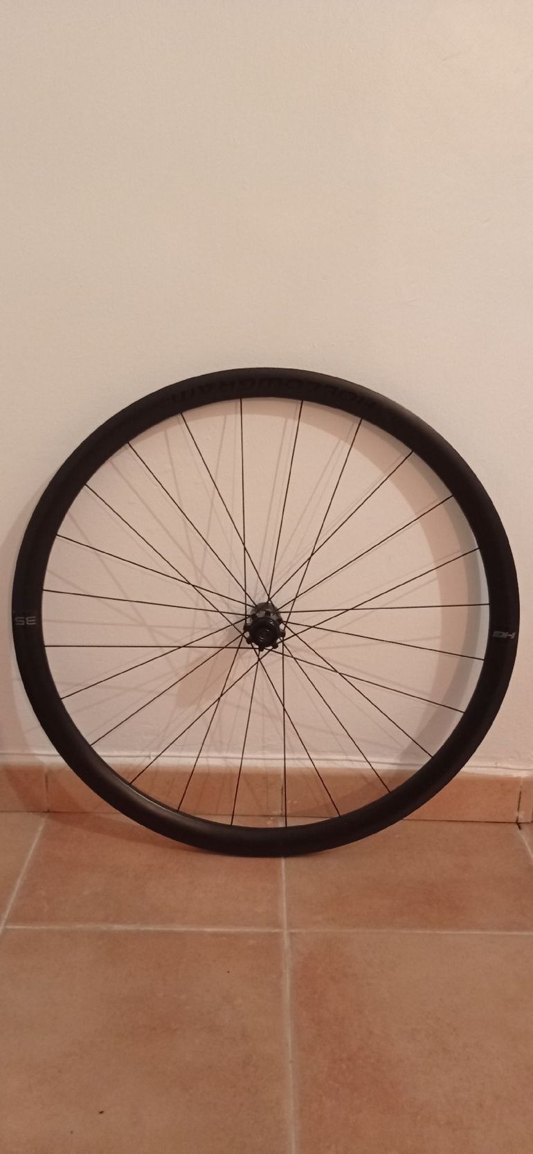 Used Cannondale Hollowgram 35 Carbon Wheelset bike — image 1 of 8