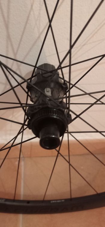 Used Cannondale Hollowgram 35 Carbon Wheelset bike — image 8 of 8
