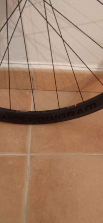 Used Cannondale Hollowgram 35 Carbon Wheelset bike — image 6 of 8