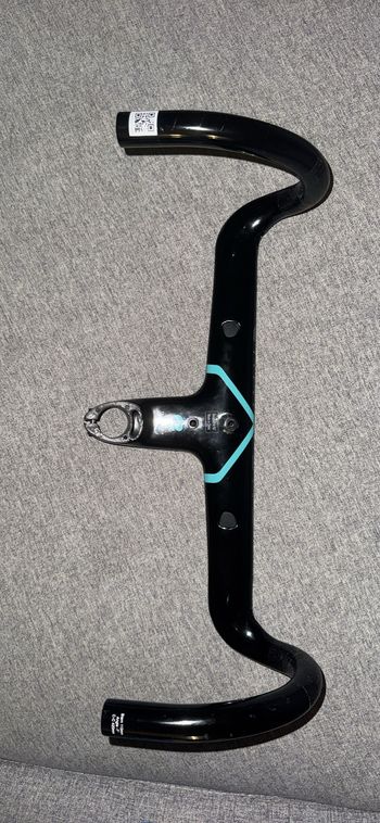 Used Chapter 2 MANA2 Integrated Carbon Handlebar 2025 bike — image 2 of 5