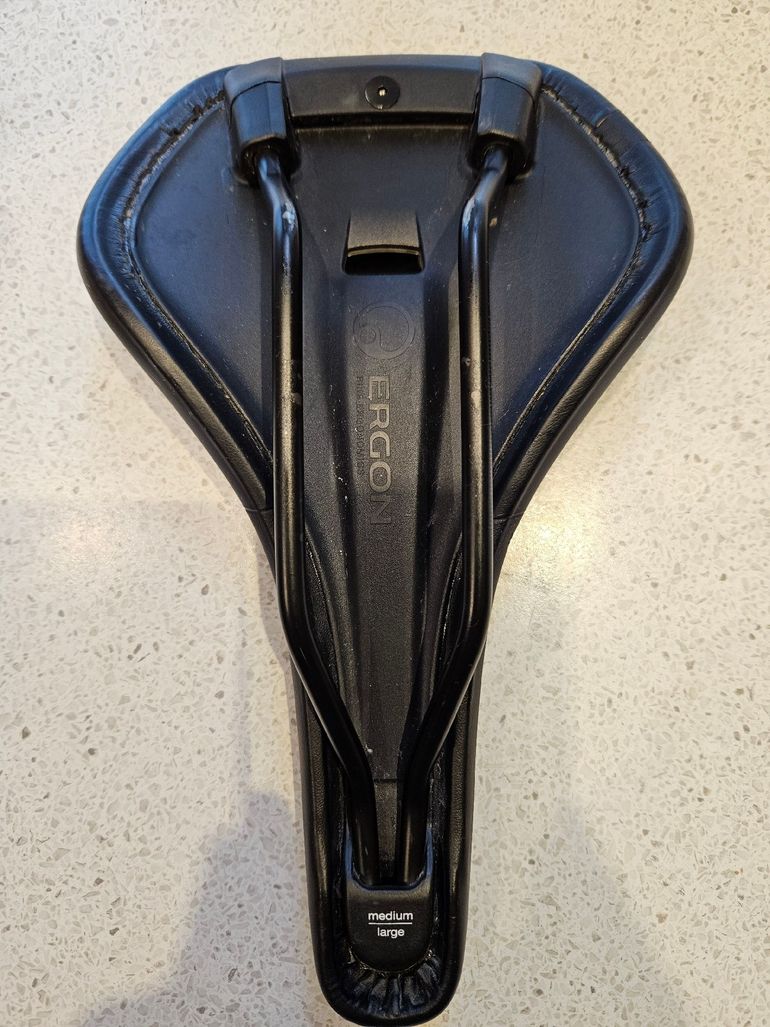 Used Ergon SMC Sport Gel Men M/L bike — image 2 of 3