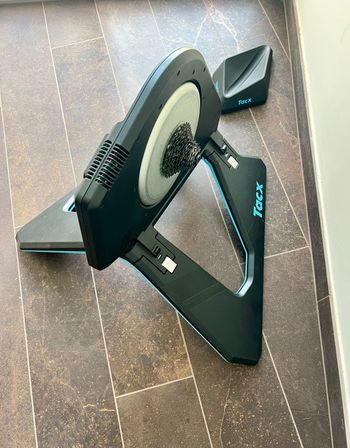 Used Tacx NEO 2T Smart Trainer 2020 bike — image 3 of 3