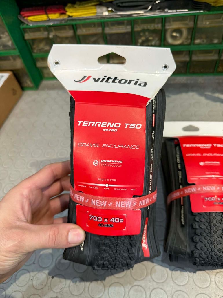 Used Vittoria TERRENO T50 MIXED GRAVEL ENDURANCE. 700x40 bike — image 3 of 6