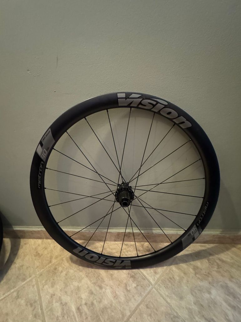 Used Vision Metron 40 SL Disc TL Centerlock 2025 bike — image 2 of 6