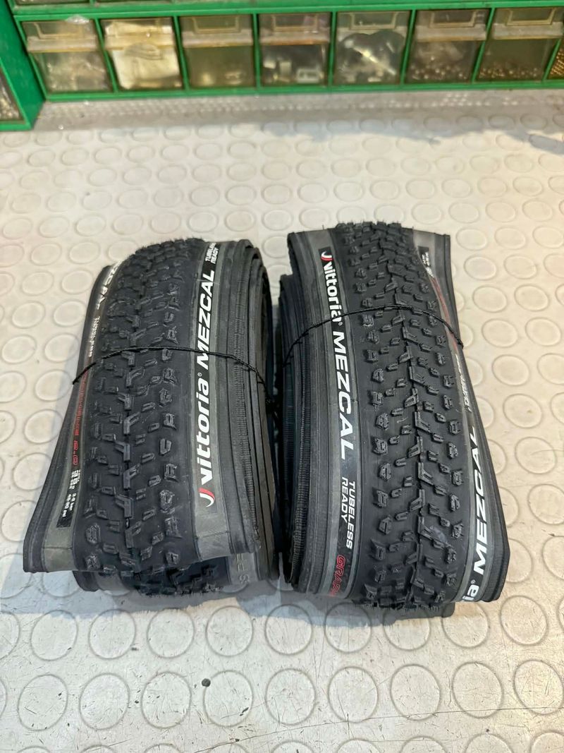 Used Vittoria MEZCAL GRAPEHENE 2.0 700x35 Tyres & Tubes