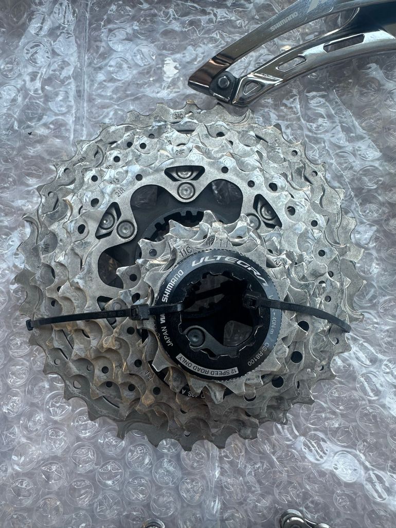 Used Shimano 105 Di2 R7150 12-speed Groupset 2024 bike — image 5 of 8