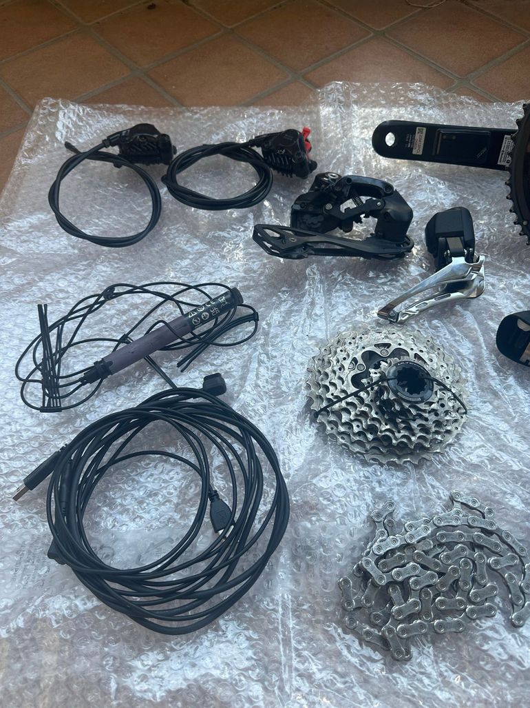 Used Shimano 105 Di2 R7150 12-speed Groupset 2024 bike — image 3 of 8