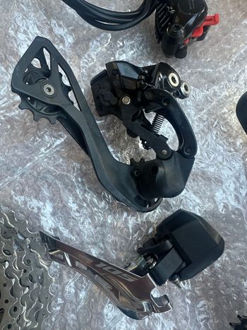 Used Shimano 105 Di2 R7150 12-speed Groupset 2024 bike — image 6 of 8