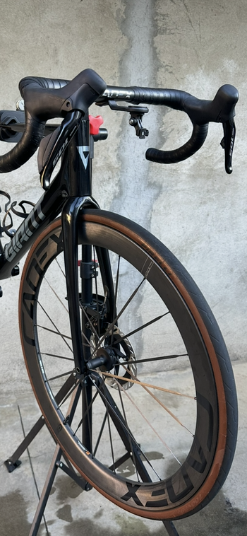Used Shimano 105 Di2 R7150 12-speed Groupset 2024 bike — image 2 of 3