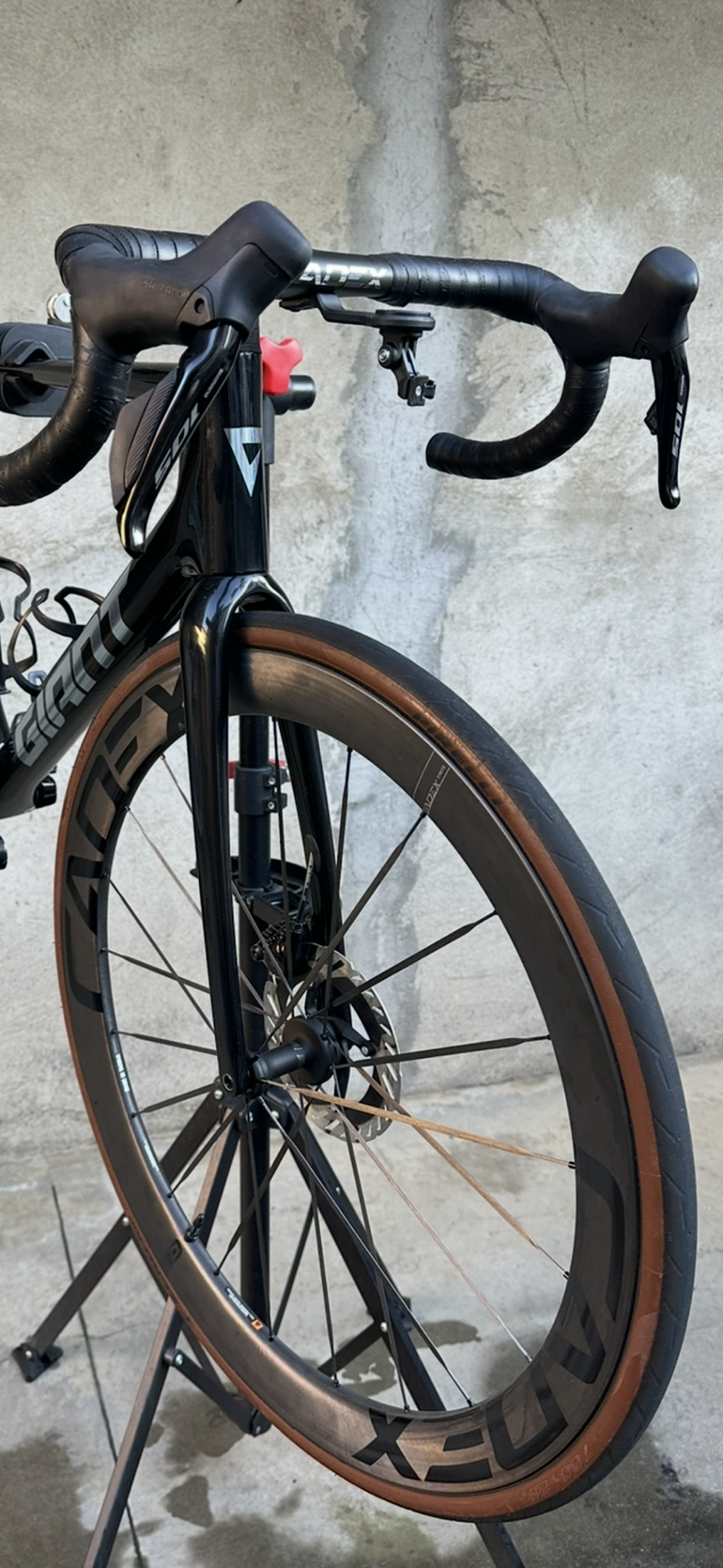 Used Shimano 105 Di2 R7150 12-speed Groupset 2024 bike — image 2 of 3