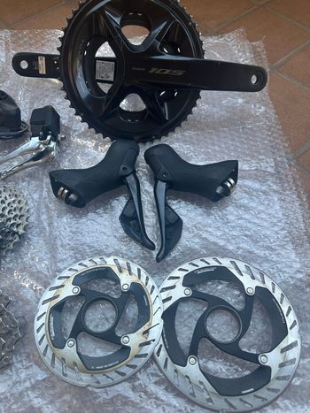 Used Shimano 105 Di2 R7150 12-speed Groupset 2024 bike — image 2 of 8