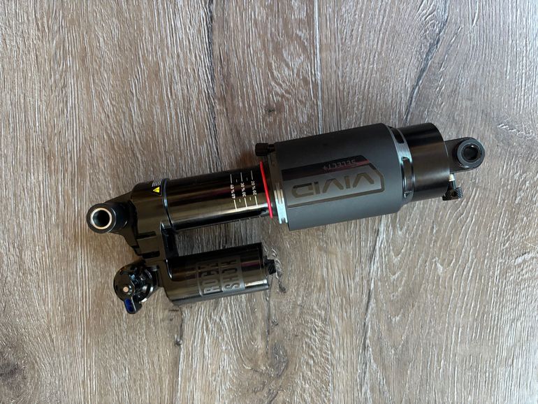 Used RockShox Vivid Air Select+ 2024 bike — image 2 of 5