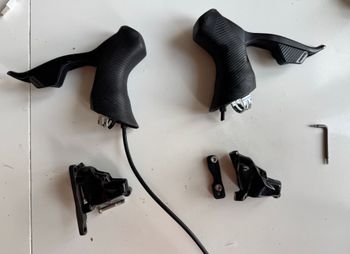 Used Sram Rival AXS STI Shifters & Brakes 2022 bike