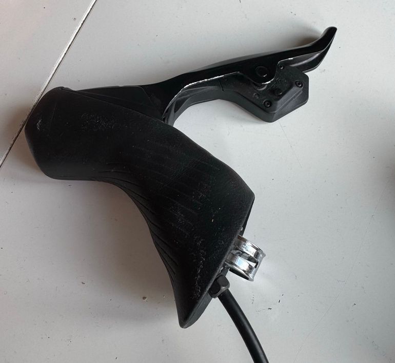 Used Sram Rival AXS STI Shifters & Brakes 2022 bike — image 5 of 7