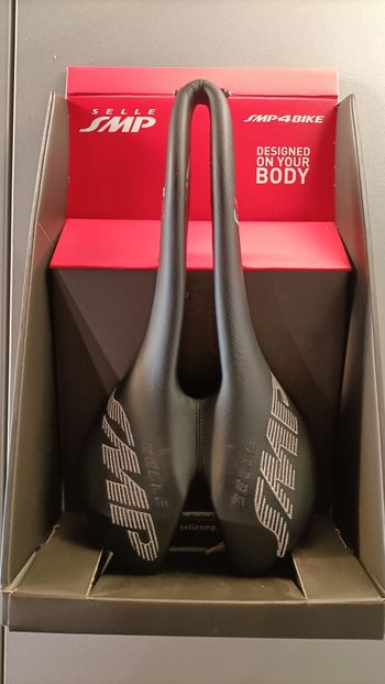 Selle Smp F30 2023 Saddles & Seatposts d'occasion