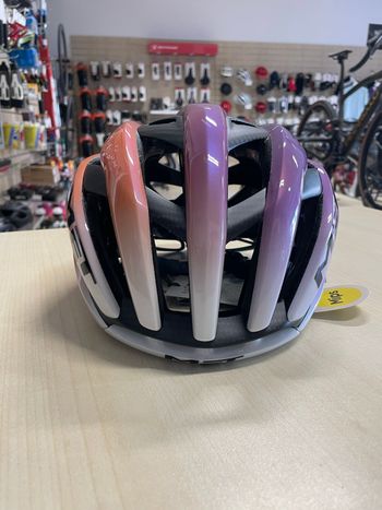 Used MET Trenta 3kcarbon tg M UAE TEAM ADQ Helmet 2026 bike — image 2 of 4
