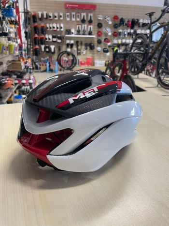 Used MET Trenta 3K Carbon UAE Team Emirates XRG 2026 bike — image 3 of 4