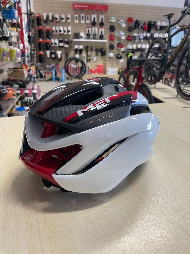 Used MET Trenta 3K Carbon UAE Team Emirates XRG 2026 bike — image 3 of 4