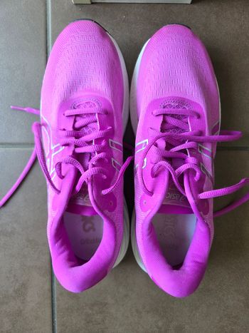 Used Asics chaussure de course 2025 bike — image 2 of 2