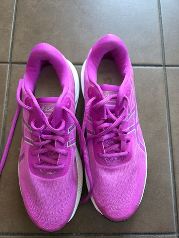 Asics chaussure de course 2025 Running Shoes usato