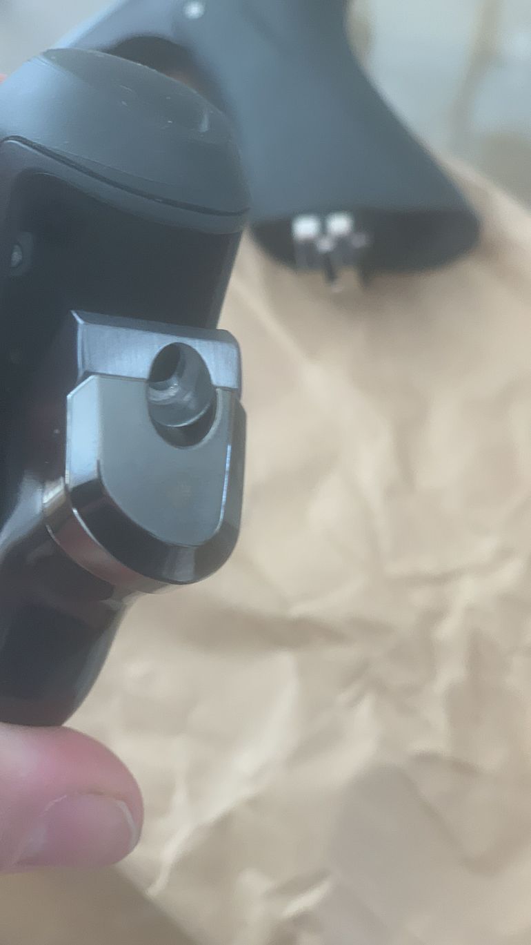 Used Shimano Ultegra Di2 12v ST-R8150 Levers bike — image 6 of 6