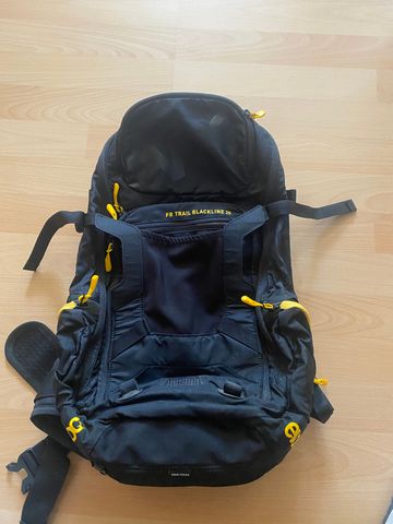 Używany EVOC FR TRAIL BLACKLINE 20L Backpack Cycling Accessories