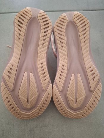 Used Asics Novablast 5 Taille 41,5 2026 bike — image 6 of 6