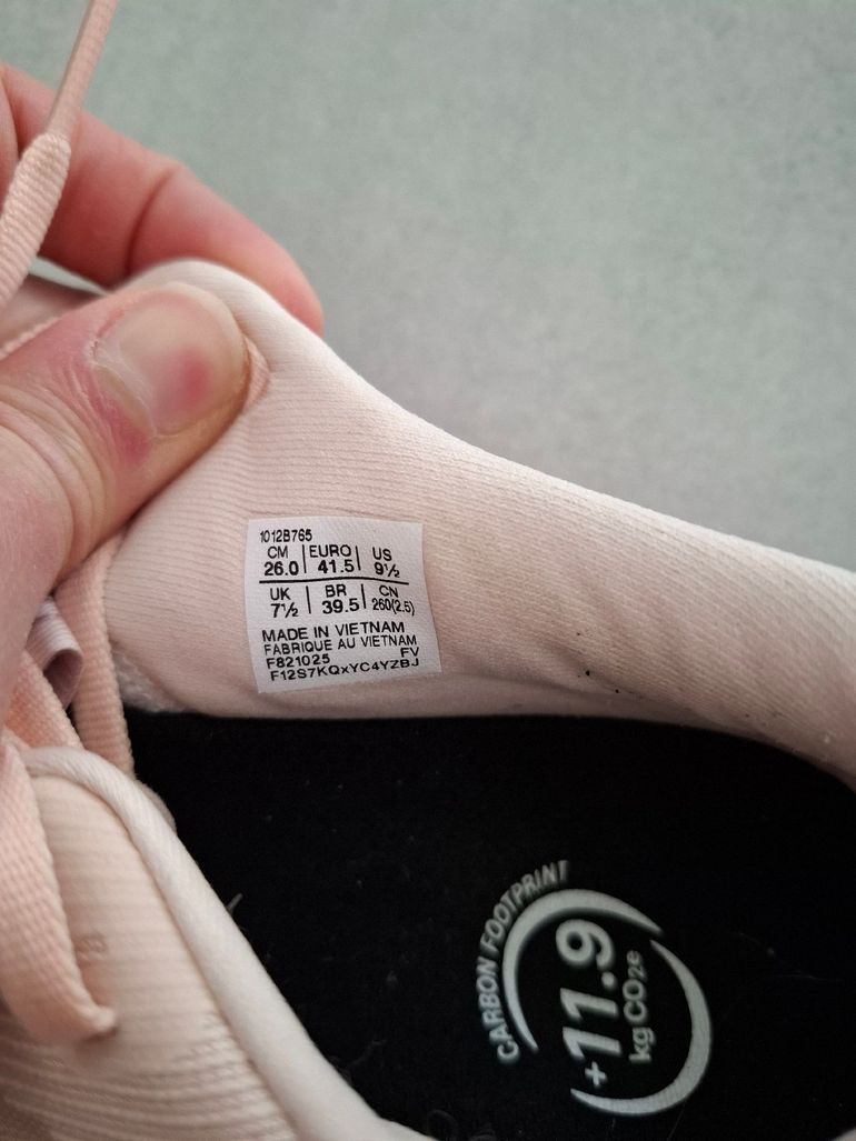 Used Asics Novablast 5 Taille 41,5 2026 bike — image 5 of 6