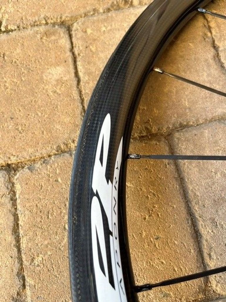 Used Zipp 303 Wheels Pneus/Patins bike — image 5 of 5