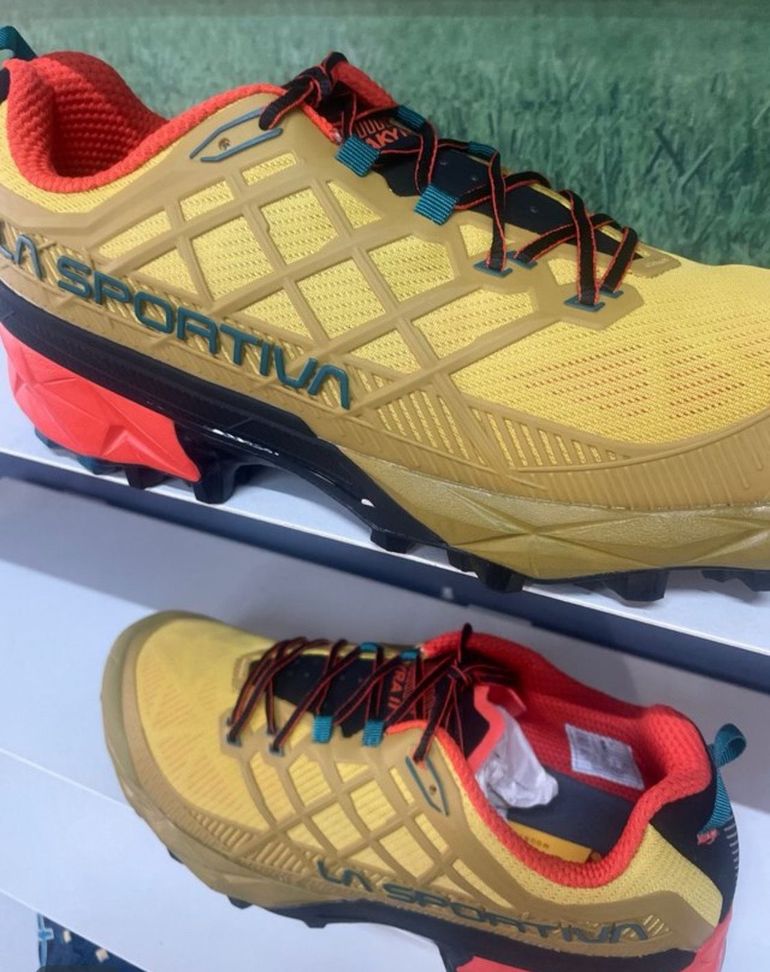 Used La Sportiva Akyra II 45 2026 bike — image 2 of 14