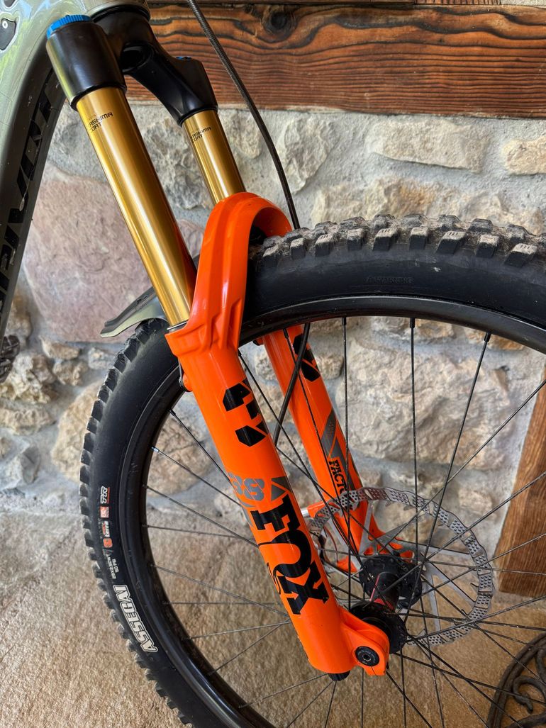 Used Fox 38 Factory grip 2 bike — image 2 of 5