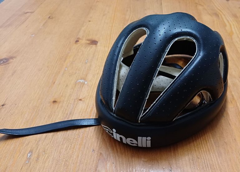 Used Cinelli Casco In Pelle Nero Circonferenza 56 cm bike — image 1 of 4