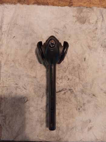 Used Trek Madone Gen 8 Seatpost bike — image 2 of 3