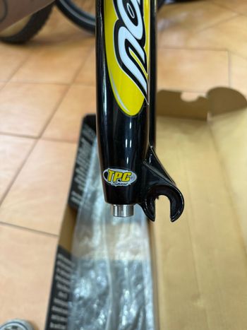 Used Manitou Mars Air Shock 2001 bike — image 5 of 8