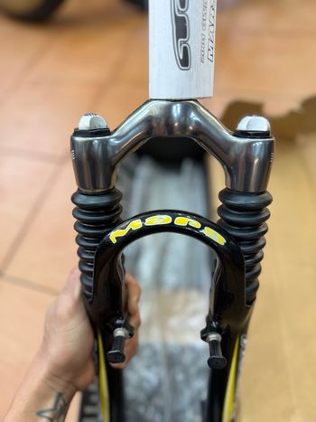 Used Manitou Mars Air Shock 2001 bike — image 4 of 8