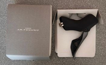 Used Shimano Ultegra DI2 12V Left Lever 2025 bike — image 3 of 4
