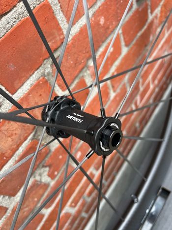 Used Scope NEW! Artech 6 full carbon/3D Hubs/Shimano/1244 gram! HIGH END Wheelset bike — image 4 of 13