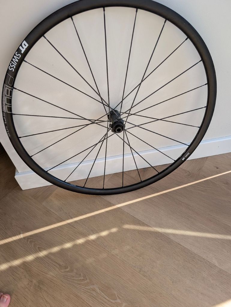 Used Dt Swiss P1800 Spline Disc 2022 bike — image 4 of 7
