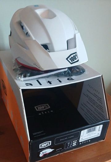 Used 100% Altis Helmet bike — image 6 of 6